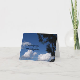 Blauer Himmel auf einer Beileid-Karte Karte