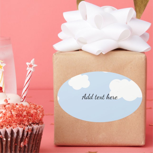 Blauer Himmel, flauschige weiße Wolken-Vorlage, Ovaler Aufkleber (Party)