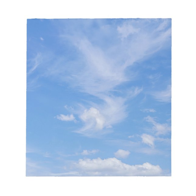 Blauer Himmel mit wispy Wolken Notizblock (Vorderseite)