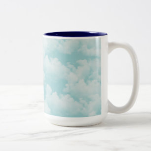 Blauer Himmel mit Wolken Zweifarbige Tasse