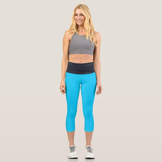 Blauer Himmel Schwarzer Waisted Yoga Capris (Vorderseite)