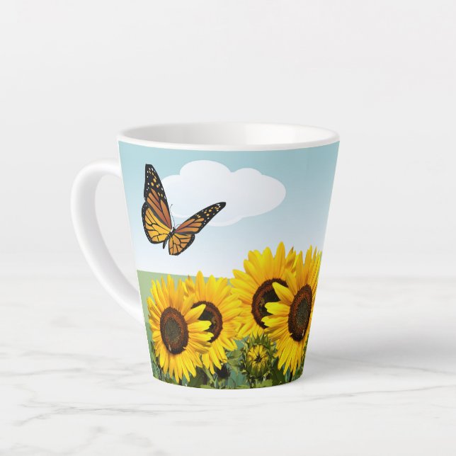 Blauer Himmel Sonnenblumen und Schmetterling Perso Milchtasse (Linke Ecke)