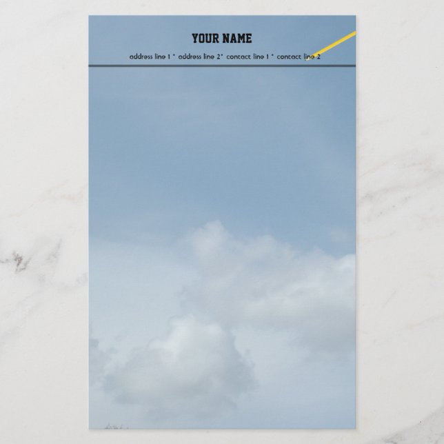 Blauer Himmel und weiße Wolken. Briefpapier (Vorderseite)