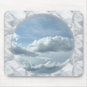 Blauer Himmel und weiße Wolken im Rahmen Mousepad