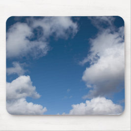 Blauer Himmel und weiße Wolken Mousepad