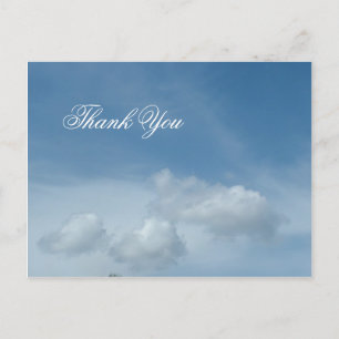 Blauer Himmel und weiße Wolken Postkarte. Postkarte