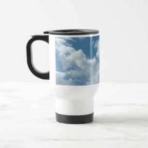 Blauer Himmel und weiße Wolken Reisebecher
