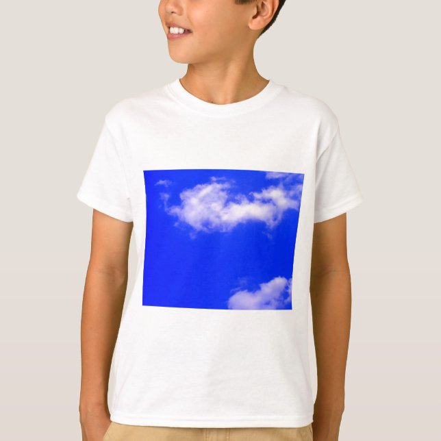 Blauer Himmel und weiße Wolken T-Shirt (Vorderseite)