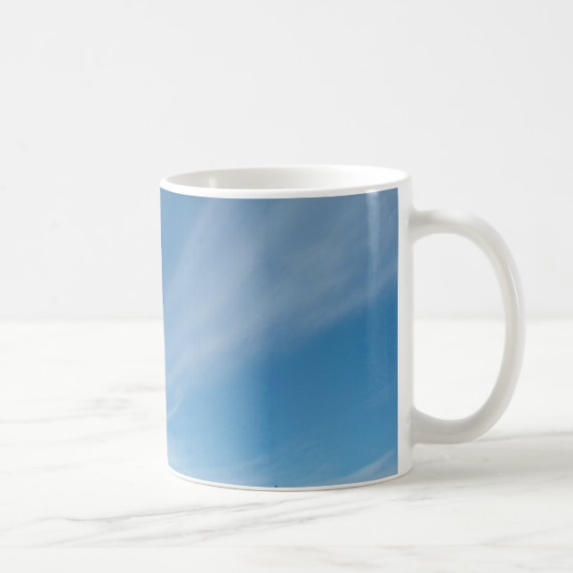 Blauer Himmel und weiße Wolken Tasse (Rechts)