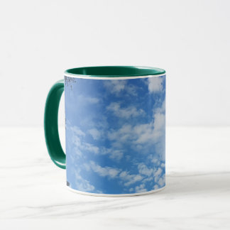 Blauer Himmel-Weiß bewölkt Tasse