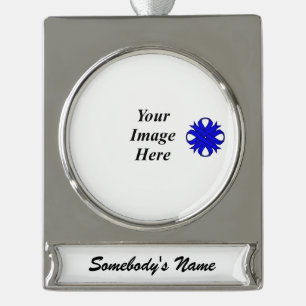 Blauer Kleber-Multifunktionsvorlage von Kenneth Yo Banner-Ornament Silber