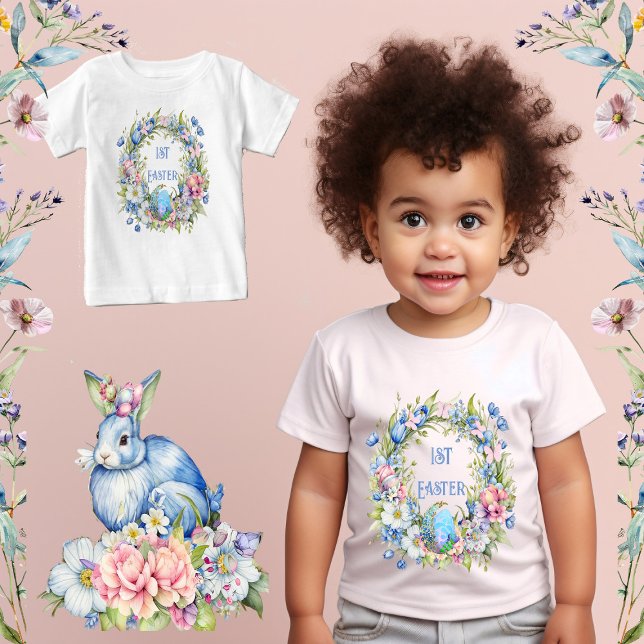 Blauer Kraut Rabbit Pink Blume 1. Osterfeier Baby T-shirt (Blue Floral Wreath Rabbit Pink Flowers 1st Easter Baby T-Shirt)