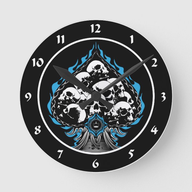 Blauer lodernder Spaten mit den Schädeln Runde Wanduhr (Vorderseite)