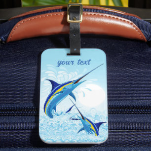 Blauer Marlin springt aus dem Ozean Gepäckanhänger