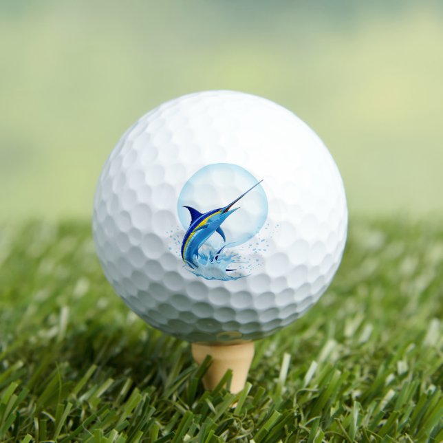 Blauer Marlin springt aus dem Ozean Golfball (Insitu T-Shirt)