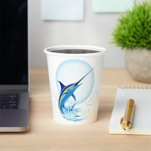 Blauer Marlin springt aus dem Ozean Pappbecher