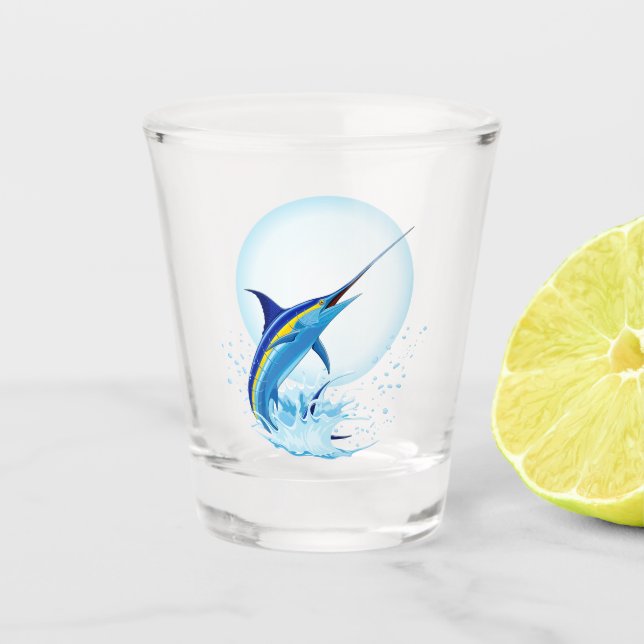 Blauer Marlin springt aus dem Ozean Schnapsglas (Vorderseite)