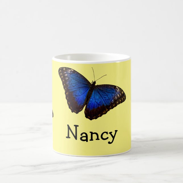 Blauer Morpho Schmetterling personalisiert Kaffeetasse (Mittel)