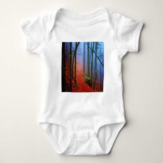 Blauer Nebel in gestrichenem Wald Baby Strampler (Vorderseite)