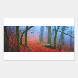 Blauer Nebel in gestrichenem Wald Rechteckiger Aufkleber