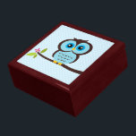 Blauer Owl Illustration Erinnerungskiste<br><div class="desc">Die benutzerdefinierte Sake-Box enthält eine schöne Vektorgrafik einer Eule,  die auf einem Baumzweig sitzt.</div>