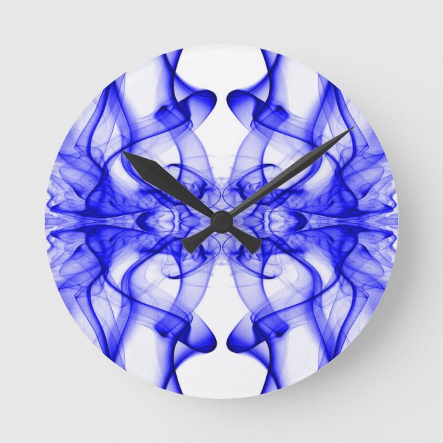 Blauer Rauch auf weiß Runde Wanduhr (Vorderseite)