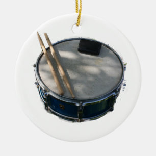Blauer Schlinge-Trommel-Drumsticks und Keramikornament