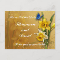 Blauer Schmetterling auf Daffodin Save the Date