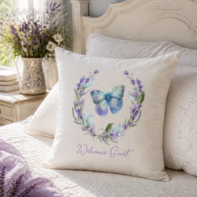 Blauer Schmetterling und Lavendel Kissen (Von Creator hochgeladen)