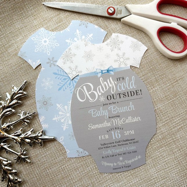 Blauer Snowflake Dusche für den Babykarosserie Einladung (Snowflake winter baby boy shower DIY bodysuit shape invitation, blue & gray, printed ribbon bow)