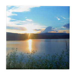 Blauer Sonnenuntergang am See Fliese