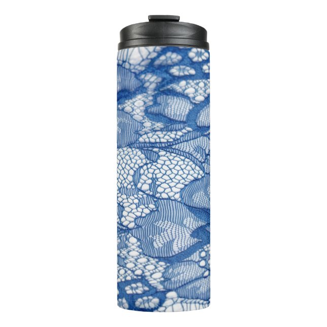 Blauer Stoff, afrikanisches Tulledesign. Thermosbecher (Vorderseite)