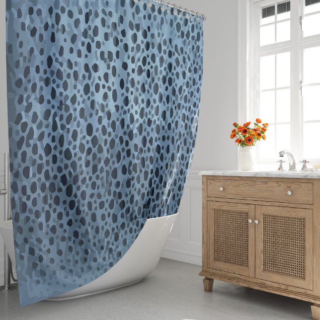 Blauer und Schwarzer Fisch Duschvorhang (Blue and Black Fish Print Shower Curtain by Looly Elzayat
)