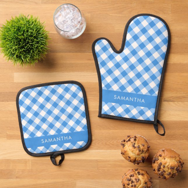 Blauer und weißer Gingham Bauernhof Personalisiert Ofenhandschuh & Topflappen-Set (Oben Unten)