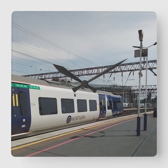 Blauer und weißer Zug Quadratische Wanduhr (Vorderseite)