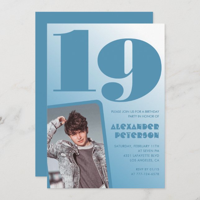 Blauer Verlauf 19. Geburtstag Einladungen Boy Foto (Vorne/Hinten)