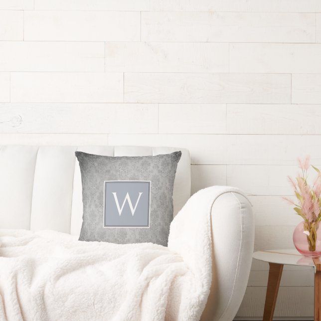 Blauer Vintager Damask Monogram Kissen (Liege)