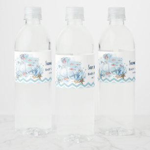 Blauer Wal unter der Meeresschnecke Babydusche  Wasserflaschenetikett
