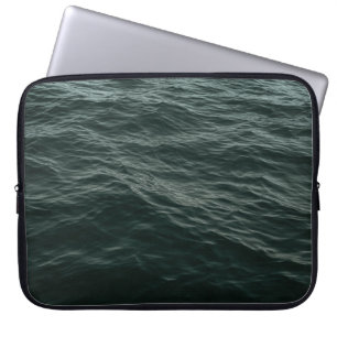 BLAUER WASSER WÄHREND DES TAGES LAPTOPSCHUTZHÜLLE