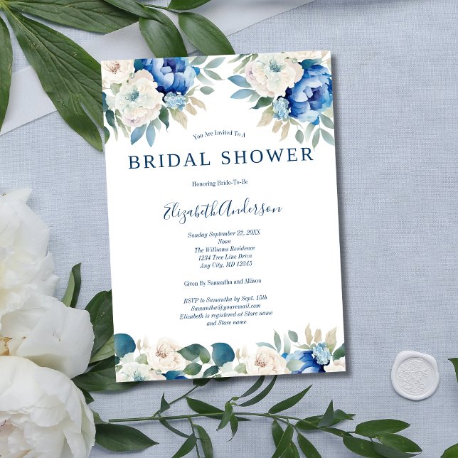 Blauer weißer Blumen Elegante Brautdusche Einladun Einladung (Elegant Modern Blue White Floral Flowers Greenery Bridal Shower Invitation)