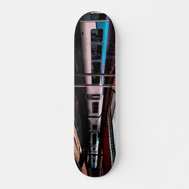 Blauer Zug Skateboard (Vorne)