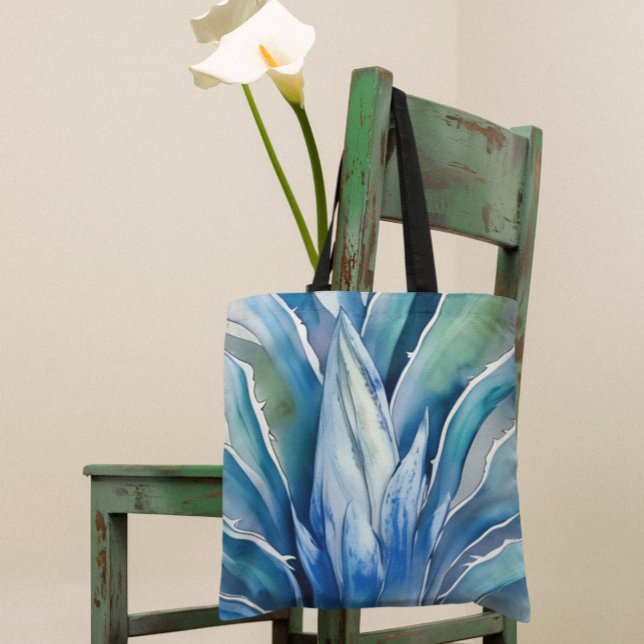 Blauer zugewiesener Individuelle Name oder Text (The Blue Agave tote bag features complimentary shades of blue and green.)