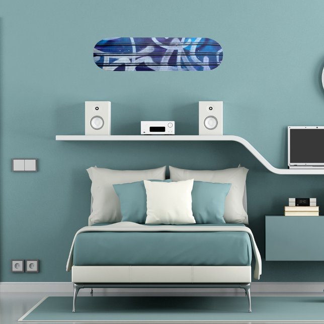 Blaues abstraktes Grafitti Muster Skateboard (Von Creator hochgeladen)