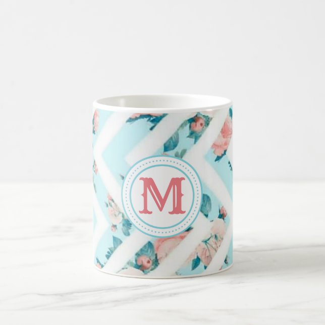 Blaues Blumenmonogramm-Zickzack Kaffeetasse (Mittel)