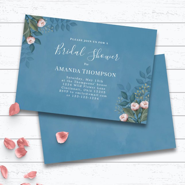 Blaues Brautparty Elegante Blumenmuster Custom Einladung (Blue Bridal Shower Invitation with watercolor pink floral rose buds.)