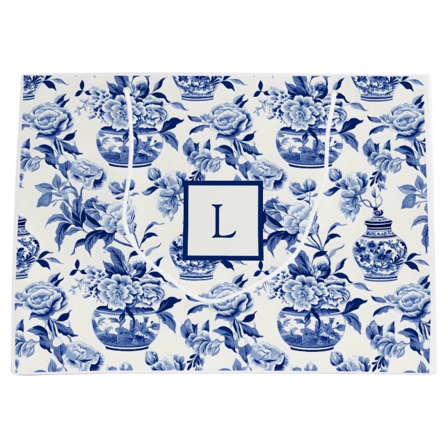 Blaues Chinoiserie-Monogramm  Große Geschenktüte (Vorderseite)
