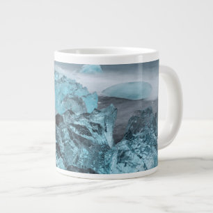 Blaues Eis in der Strandsaison, Island Jumbo-Tasse