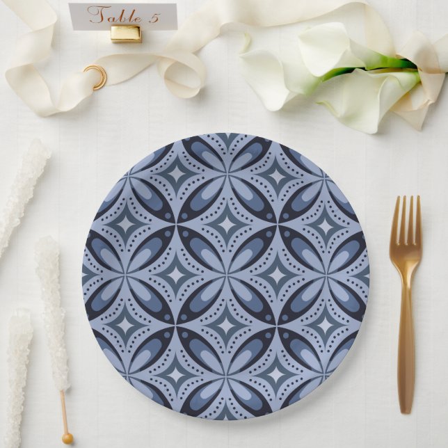 Blaues geometrisches Muster im Retro-Stil Pappteller (Hochzeit)