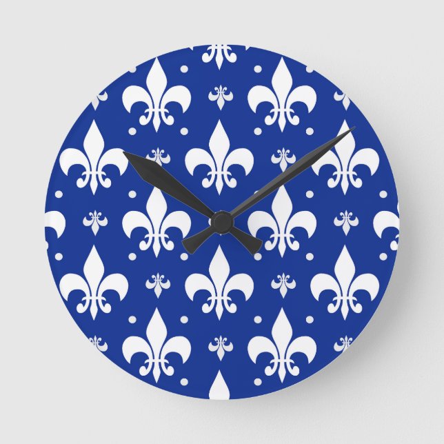 Blaues Hintergrund Fleur-de-lis-Muster Runde Wanduhr (Vorderseite)