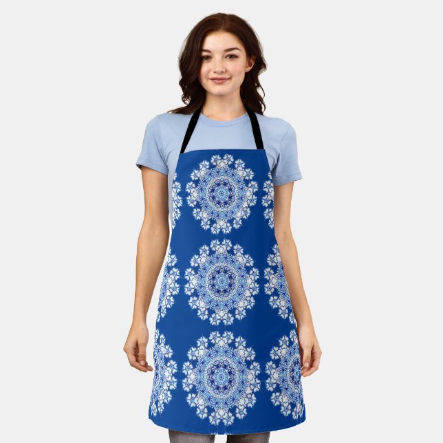 Blaues Lacy-Schürze mit All-Over-Druck Schürze (Getragen)